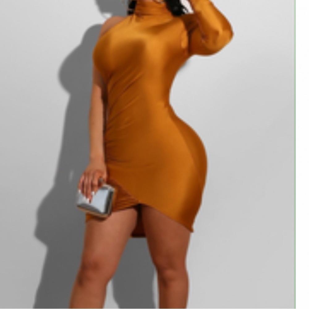 Size L gold dress